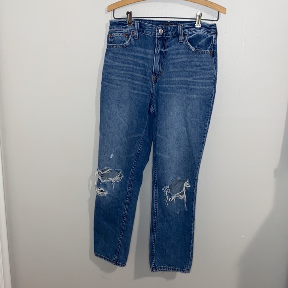 🛍️Abercrombie & Fitch Annie Girlfriend style ripped jeans! - Picture 3 of 8